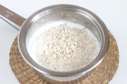 Геркулесовая каша на молоке - шаг 3