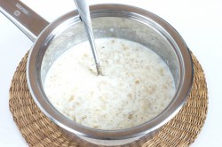 Геркулесовая каша на молоке - шаг 5