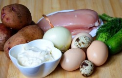 название картинки Гнездо глухаря салат классический с перепелиными яйцами и курицей