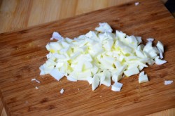 название картинки Гнездо глухаря салат классический с перепелиными яйцами и курицей