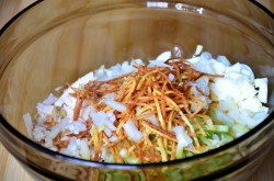 название картинки Гнездо глухаря салат классический с перепелиными яйцами и курицей