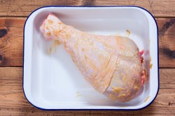 Голень индейки запеченная в духовке