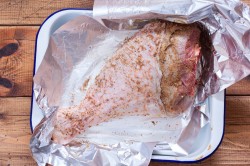 Голень индейки запеченная в духовке