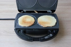 Голландские вафли на сухих дрожжах