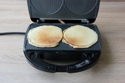 Голландские вафли на сухих дрожжах