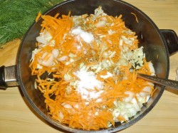 Голубцы с капустой и фаршем в духовке - шаг 10