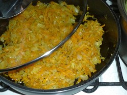 Голубцы с капустой и фаршем в духовке - шаг 11