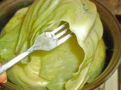 Голубцы с капустой и фаршем в духовке - шаг 15