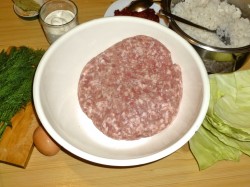 Голубцы с капустой и фаршем в духовке - шаг 3