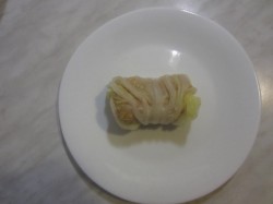 Голубцы с куриным фаршем и пекинской капустой в кастрюле