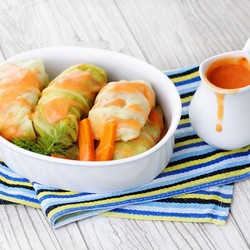 Голубцы с подливом в кастрюле