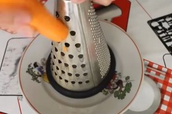 название картинки Горбуша с майонезом морковкой и луком