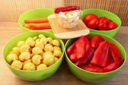 название картинки Аджика перец болгарский чеснок с ранетками на зиму