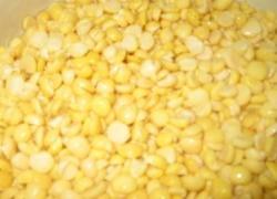 Гороховая каша с огурцами и морковью