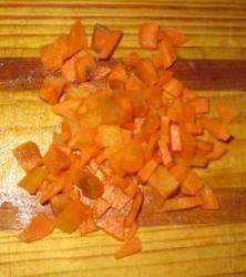 Гороховая каша с огурцами и морковью