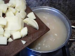 Гороховый суп на мясном бульоне по-фински