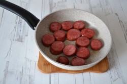 Гороховый суп с копченой колбасой - шаг 7