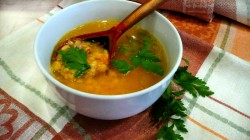 название картинки Гороховый суп с тушенкой
