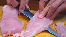 Куриные рулетики с солеными огурцами и сыром