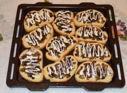 Горячие бутерброды с грибами и сыром в духовке