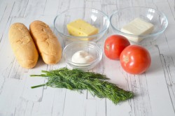 название картинки Бутерброды с помидорами и сыром в духовке