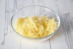 название картинки Бутерброды с помидорами и сыром в духовке