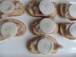 Горячие бутерброды с рыбным филе и сыром - шаг 6 Горячие бутерброды с рыбным филе и сыром - шаг 6