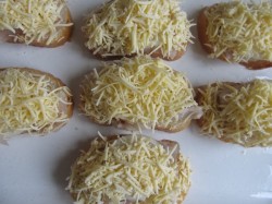 Горячие бутерброды с рыбным филе и сыром - шаг 7 Горячие бутерброды с рыбным филе и сыром - шаг 7