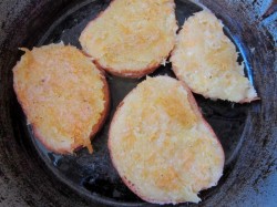 Горячие бутерброды с картошкой - шаг 6 Горячие бутерброды с картошкой - шаг 6