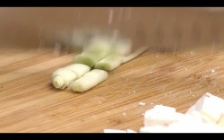 название картинки Горячий салат с грибами свеклой и Фета