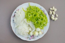 Говядина на костре в казане по китайски