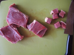 Говядина с черносливом в мультиварке