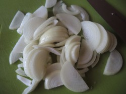 Говядина с черносливом в мультиварке