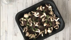 Говядина с грибами в духовке