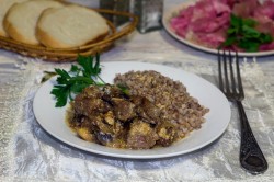 Говядина с грибами в сливочном соусе