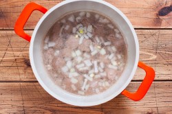 Говядина с картошкой тушеная - шаг 3