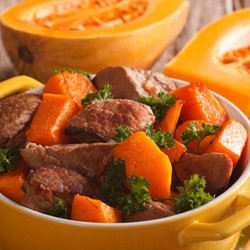 Говядина с тыквой в духовке