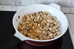 название картинки Мясо со сливочно-грибным соусом