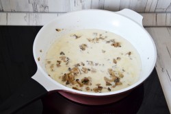 название картинки Мясо со сливочно-грибным соусом