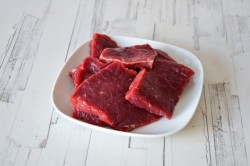 название картинки Мясо со сливочно-грибным соусом