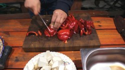 Говядина томленая с овощами в чугунке. Тушеное мясо.