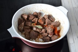 Говядина в красном вине - шаг 5