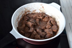 Говядина в красном вине - шаг 6