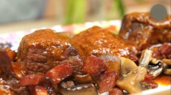 Говяжьи ребрышки томленые в духовке