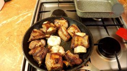 Говяжьи ребрышки томленые в духовке