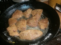 Говяжья печень с яблоками и луком по-берлински - шаг 13