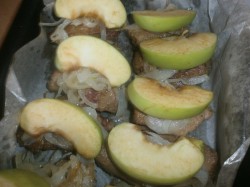 Говяжья печень с яблоками и луком по-берлински - шаг 16