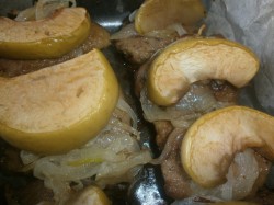 Говяжья печень с яблоками и луком по-берлински - шаг 17