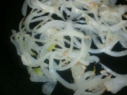 Говяжья печень с яблоками и луком по-берлински - шаг 6