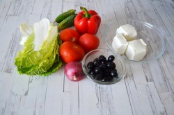 Греческий салат с пекинской капустой